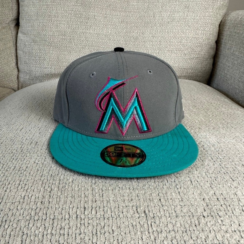 New Era 59FIFTY Miami Marlins Fitted Hat Gray Teal Pink Size 7‎ 1/8 MLB Cap